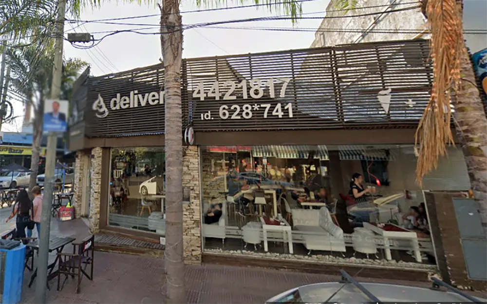 Roban en una heladería de la avenida Tapia de Cruz: se llevaron dinero