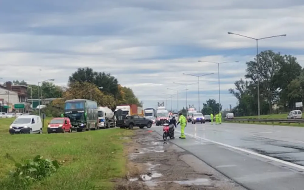 Atropelló, mató y abandonó a un motociclista en Loma Verde: lo encontraron