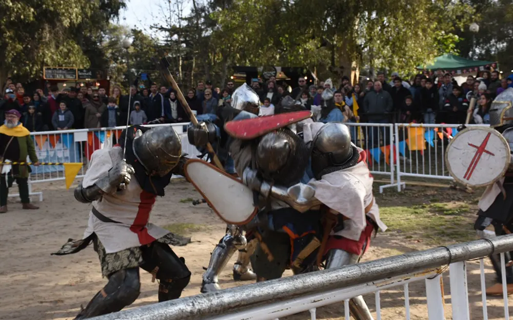 Terra Avstralis vuelve a Maschwitz: combate medieval, shows en vivo y gastronomía