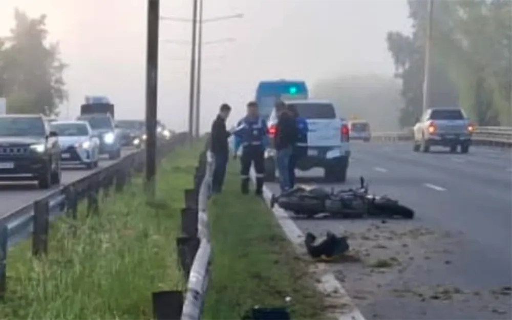 Accidente fatal en el kilómetro 42 de Panamericana: murió un motociclista