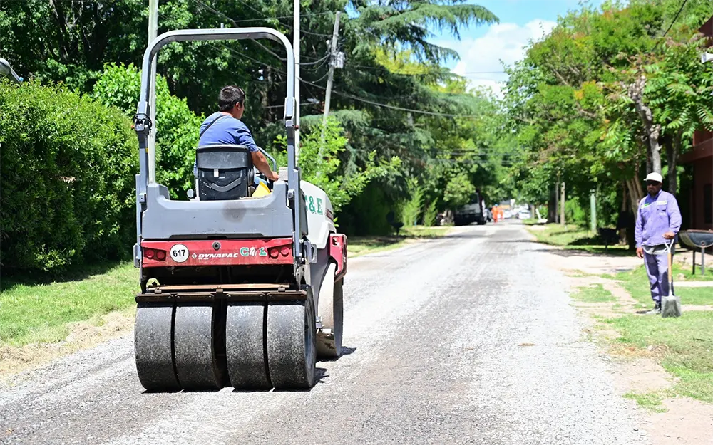 El Municipio repara calles en mal estado por trabajos inconclusos de AySA